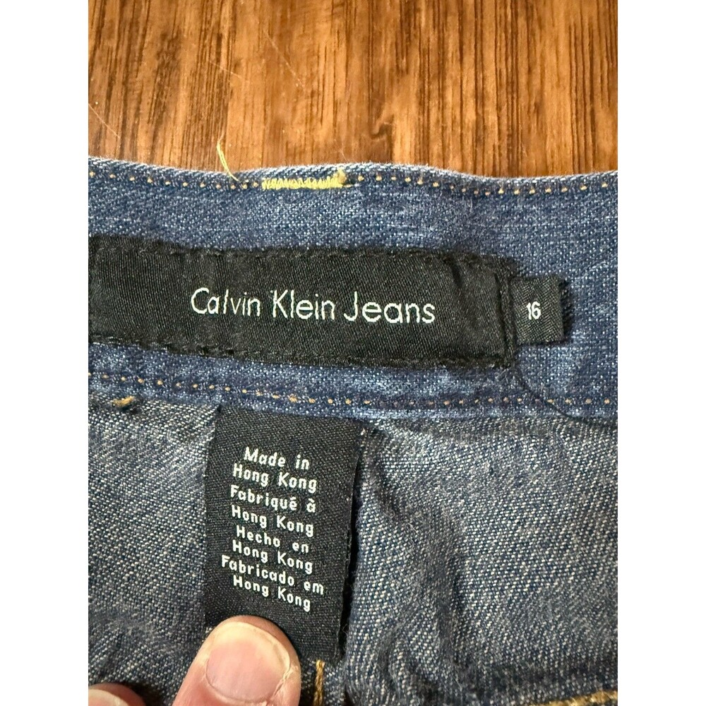 Calvin Klein Jeans Women’s Shorts 16 Bermuda Dark Wash - Picture 4 of 7